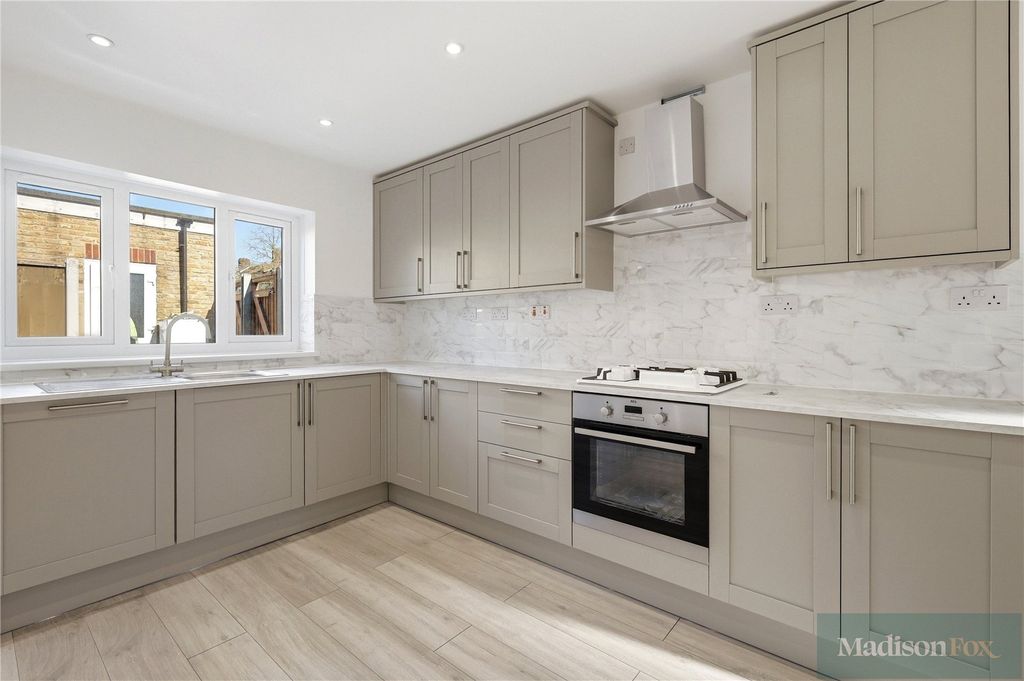 Property photo 2 of 24 Picture No. 57