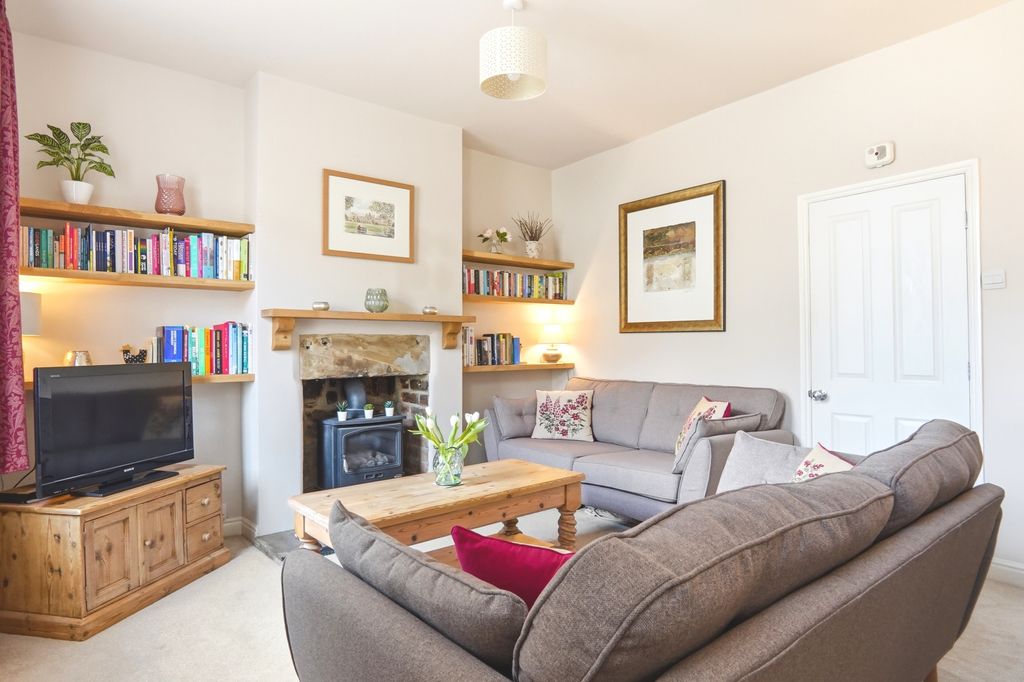 Property photo 3 of 20 13Chapel002