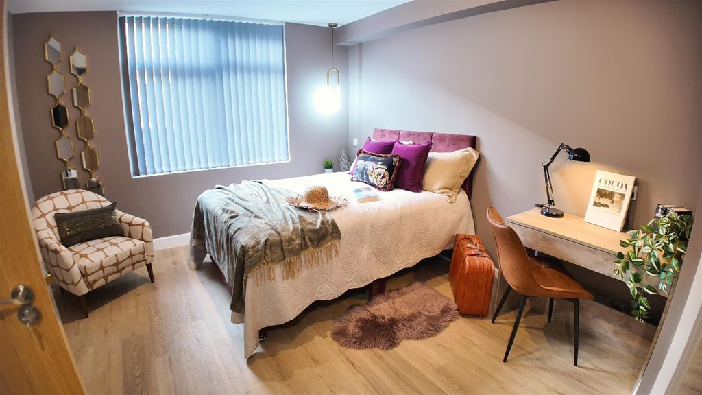 Property photo 1 of 13 Bd1.Jpg