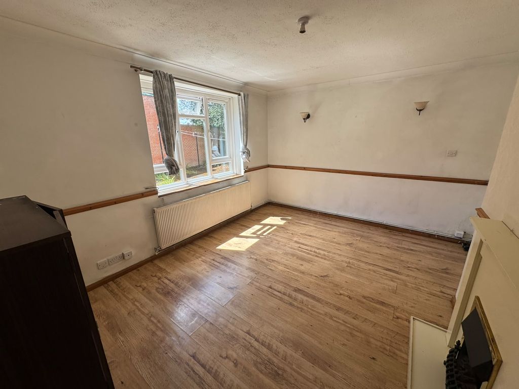 Property photo 1 of 6 2 Bed 1 Bath For Rent