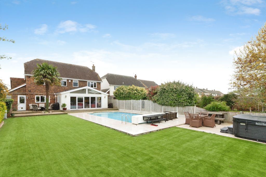 Property photo 3 of 20