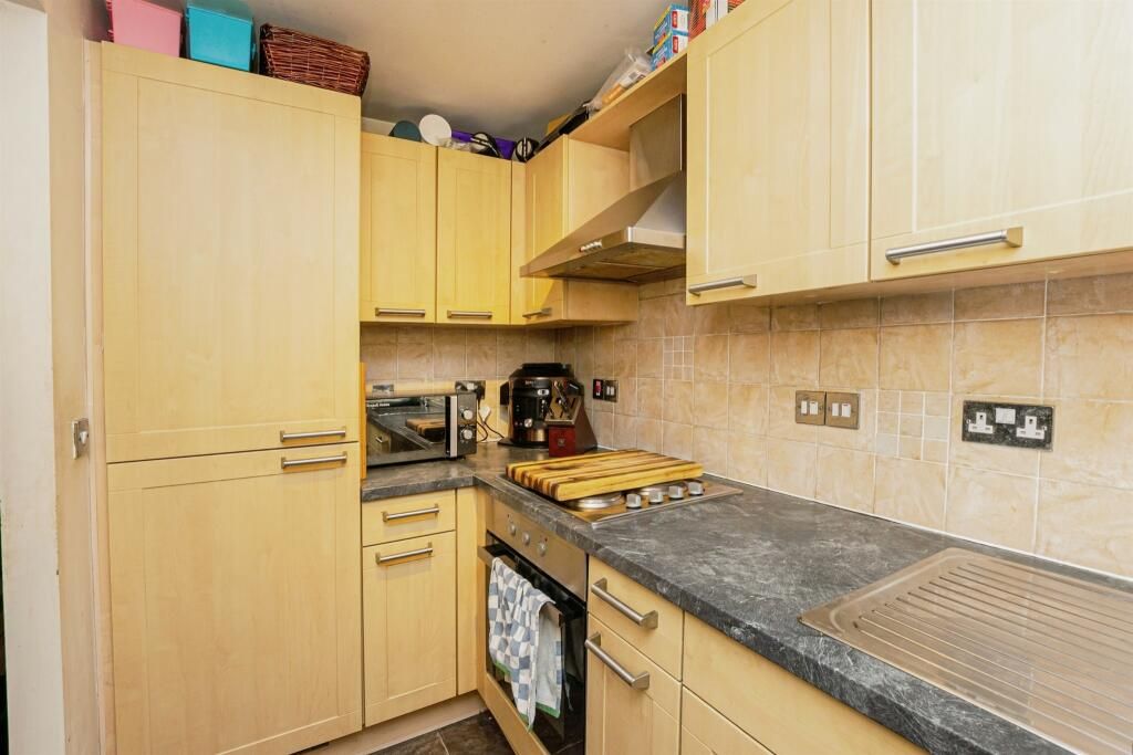 Property photo 3 of 17