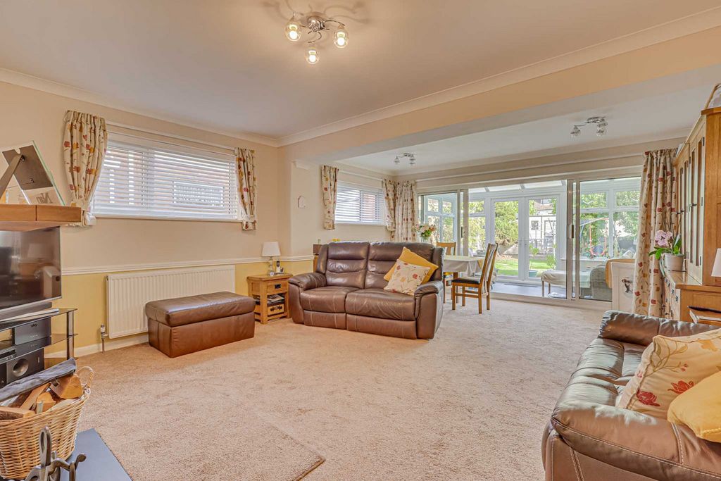 Property photo 3 of 31