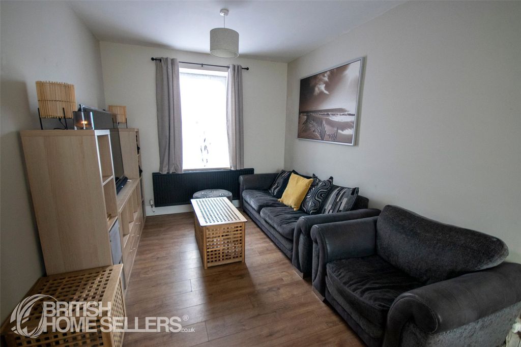 Property photo 2 of 12 Picture No. 03