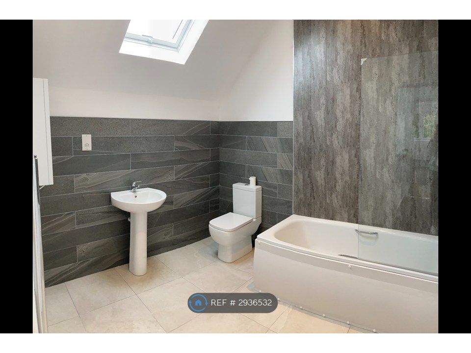 Property photo 3 of 7 Bathroom