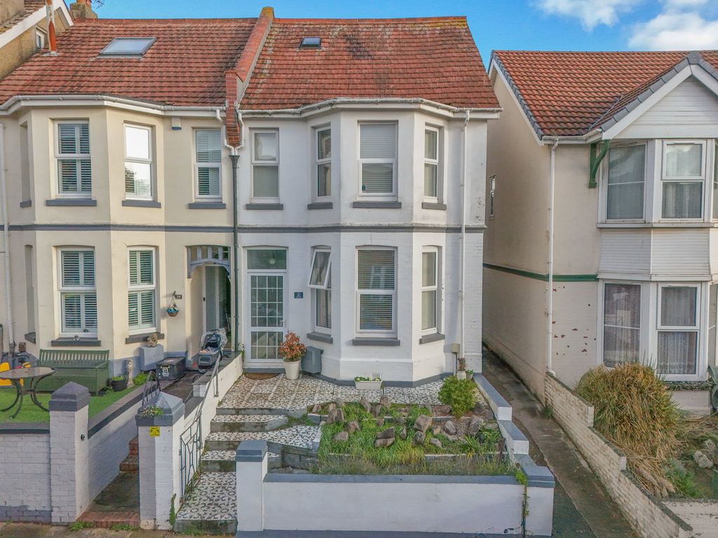 Property photo 1 of 30