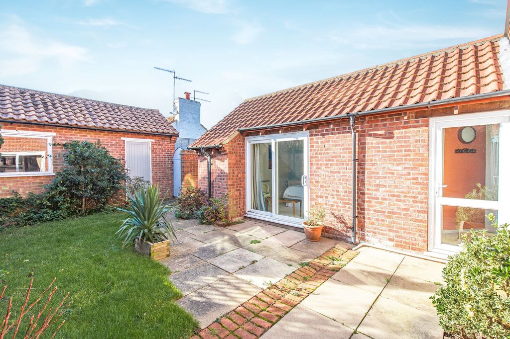 Property photo 1 of 11