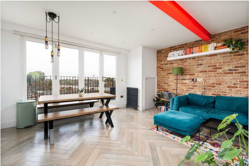 Property photo 2 of 16 Living Room