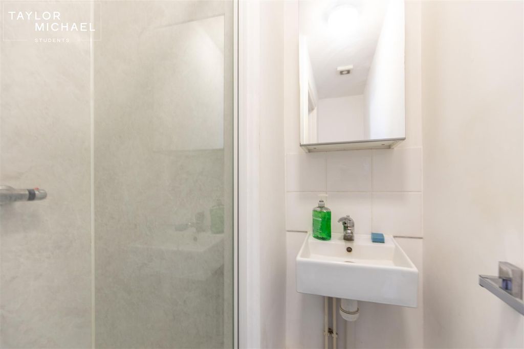 Property photo 3 of 5 Bathroom