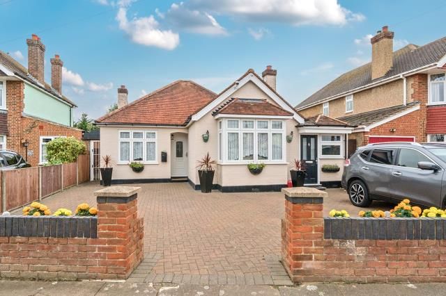 Property photo 1 of 17 External View
