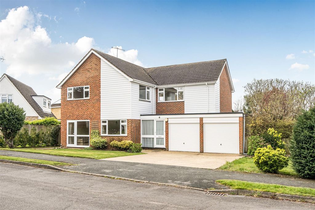 Property photo 1 of 21 External