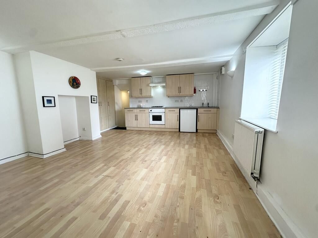 Property photo 2 of 6 Kitchen/Dining