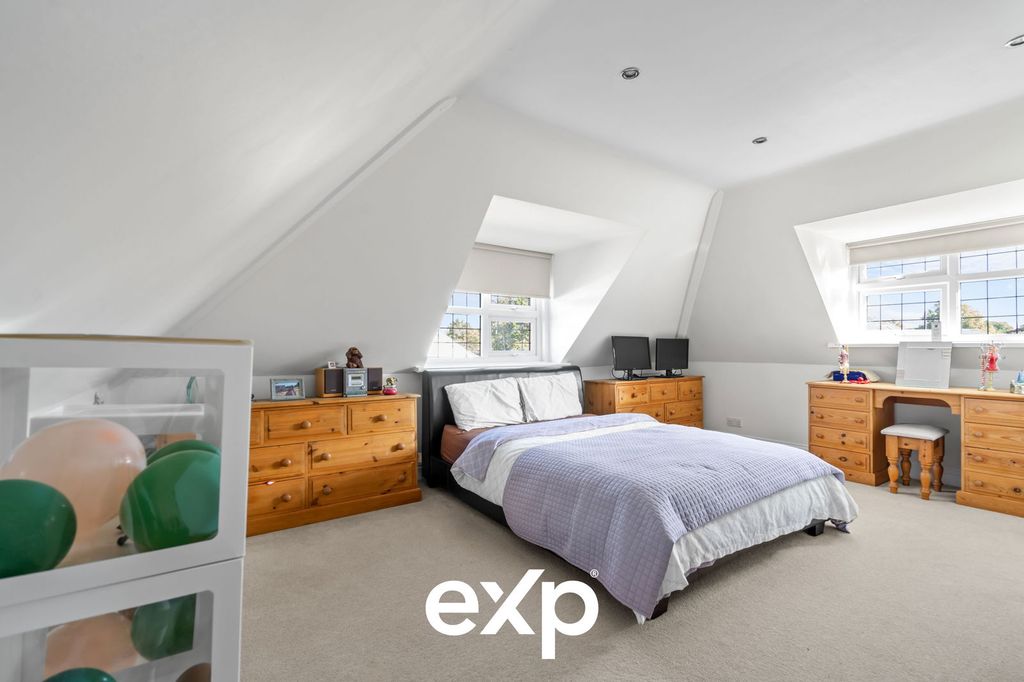 Property photo 1 of 34