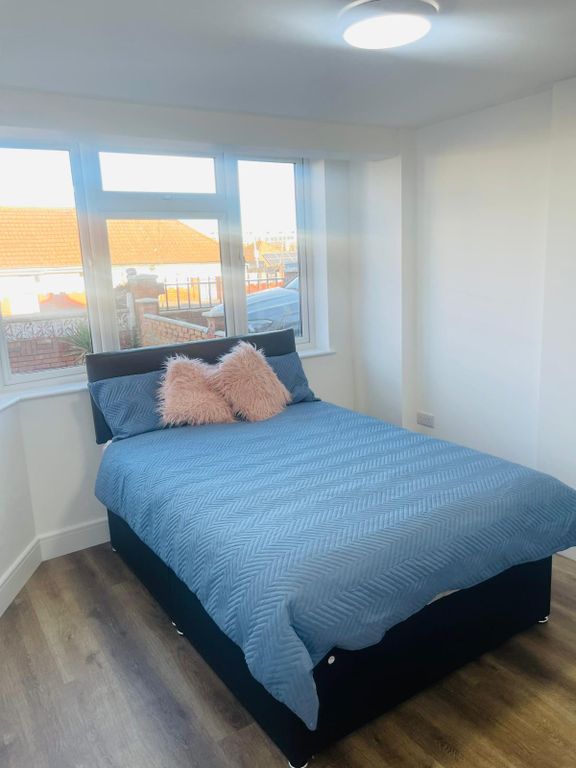 Property photo 2 of 9 Room 1