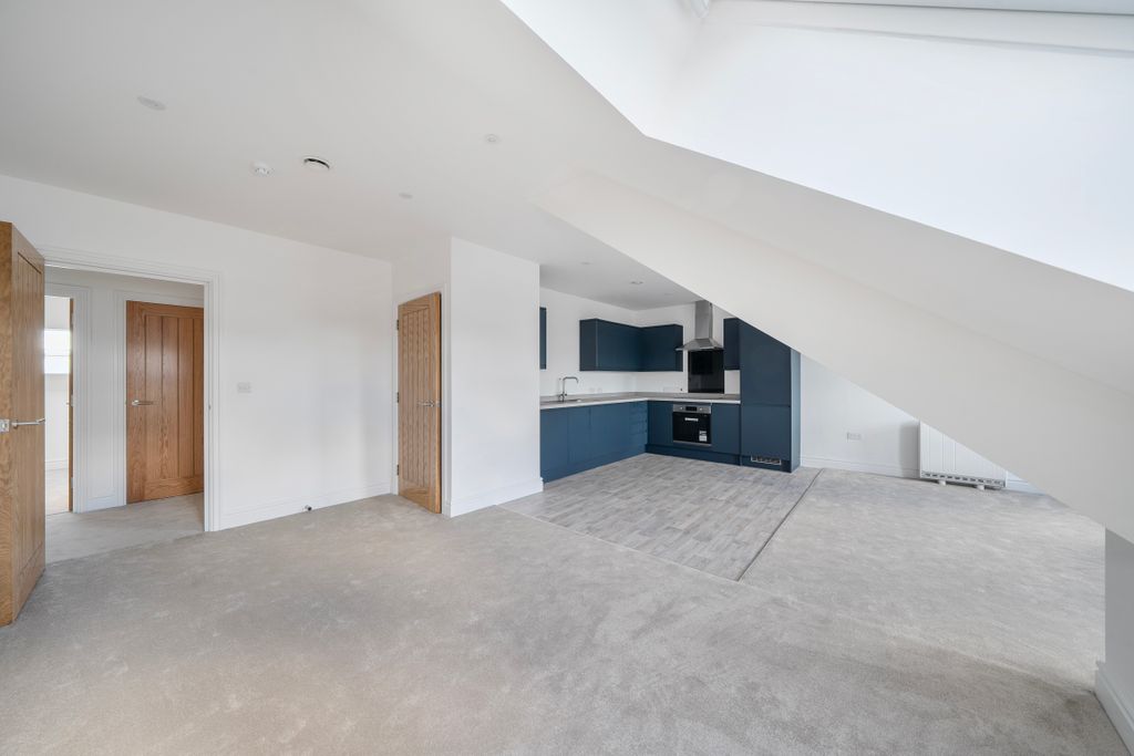 Property photo 2 of 13 1448385-11-69E6469ce27E1