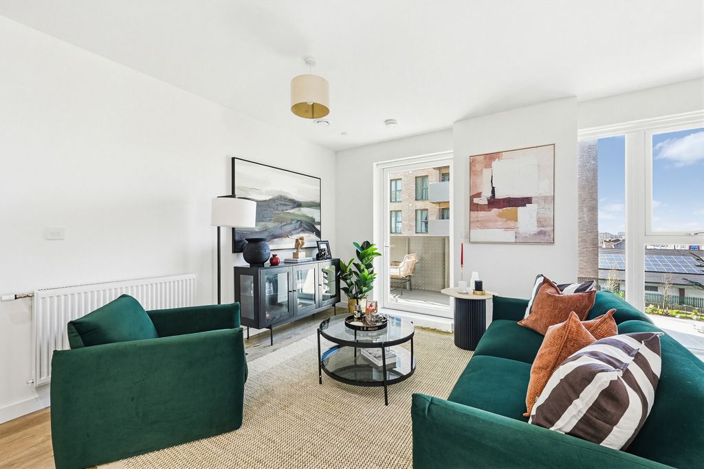 Property photo 2 of 11