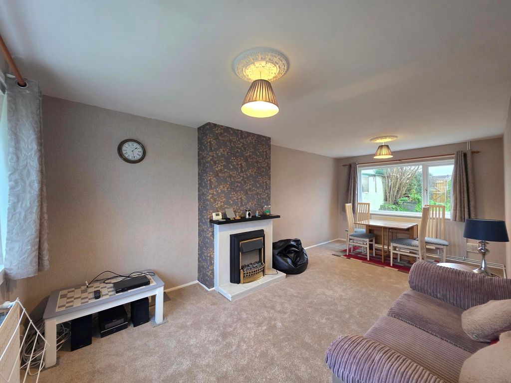 Property photo 2 of 12 Image