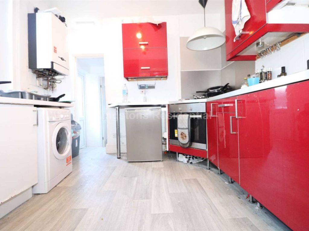 Property photo 3 of 8