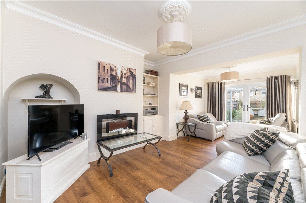 Property photo 3 of 22 Living Room