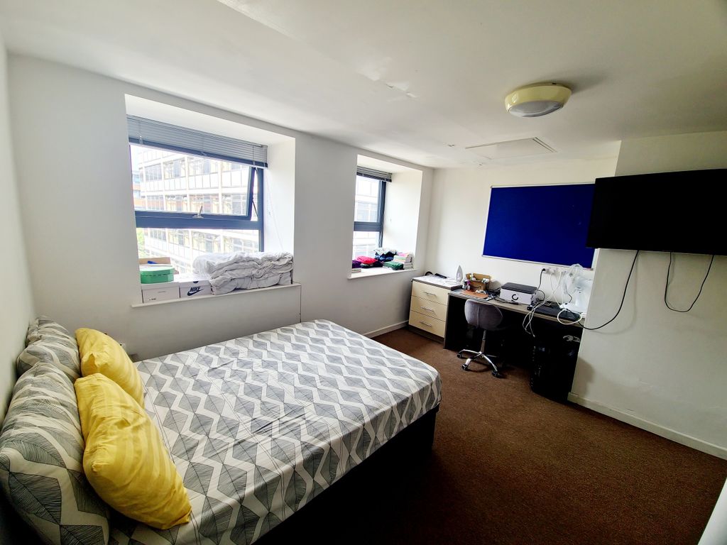 Property photo 2 of 9 4