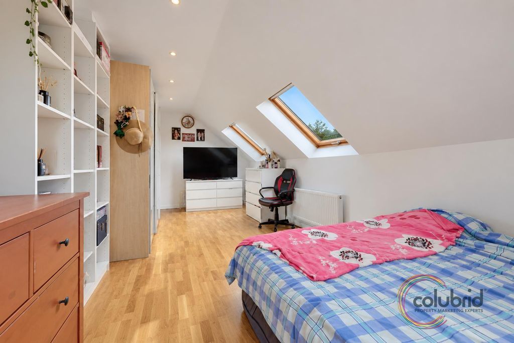 Property photo 3 of 39