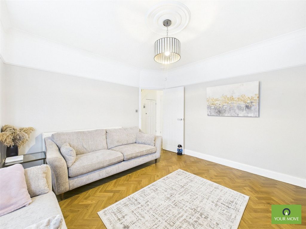 Property photo 3 of 18 Living Room