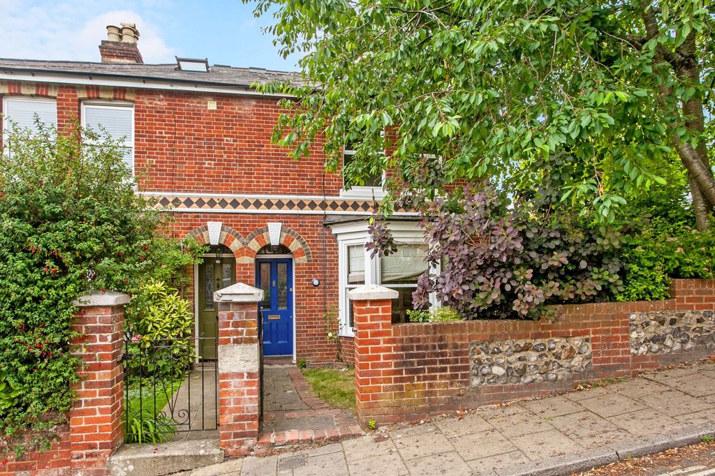 Property photo 1 of 11