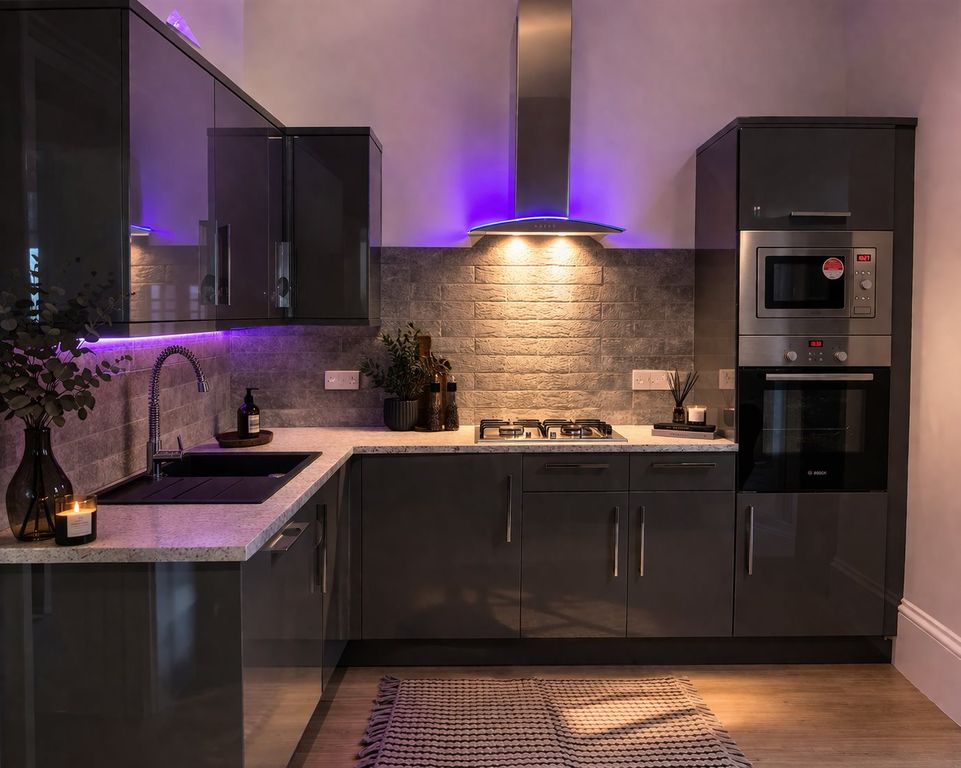 Property photo 2 of 7 Kitchen