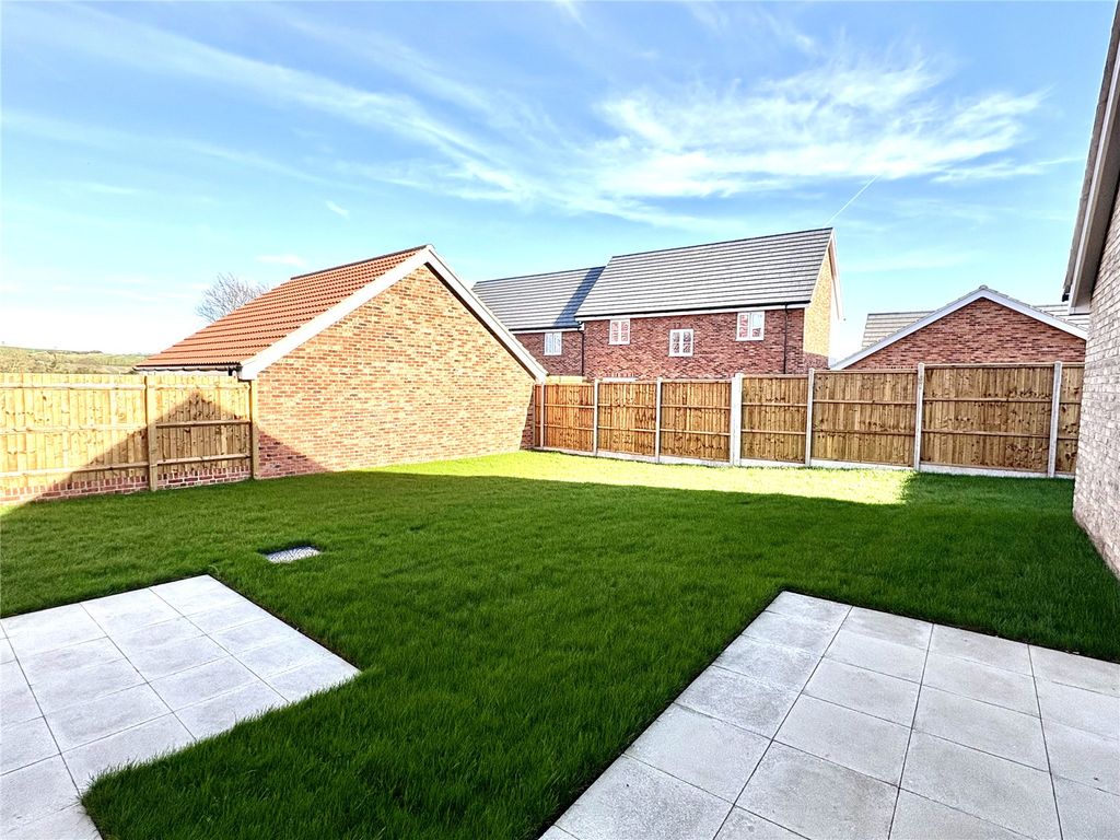 Property photo 2 of 11 Picture No. 02