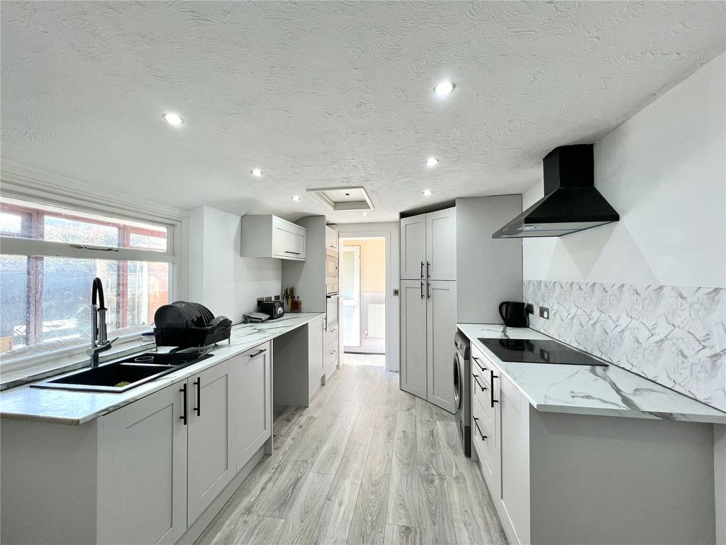 Property photo 2 of 11 Picture No. 05
