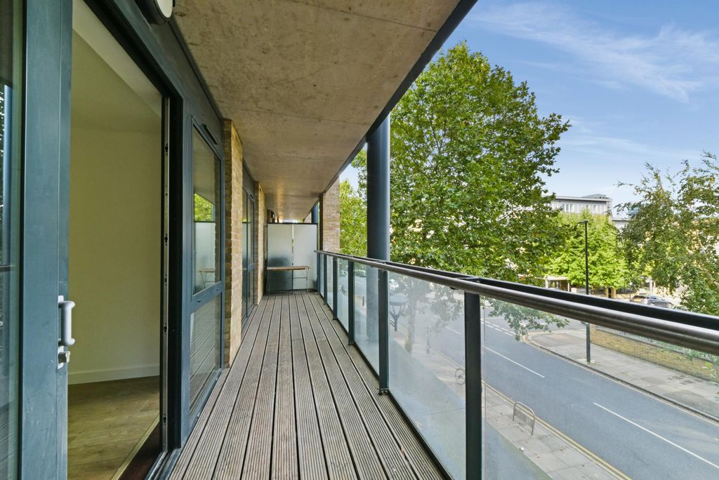 Property photo 3 of 12