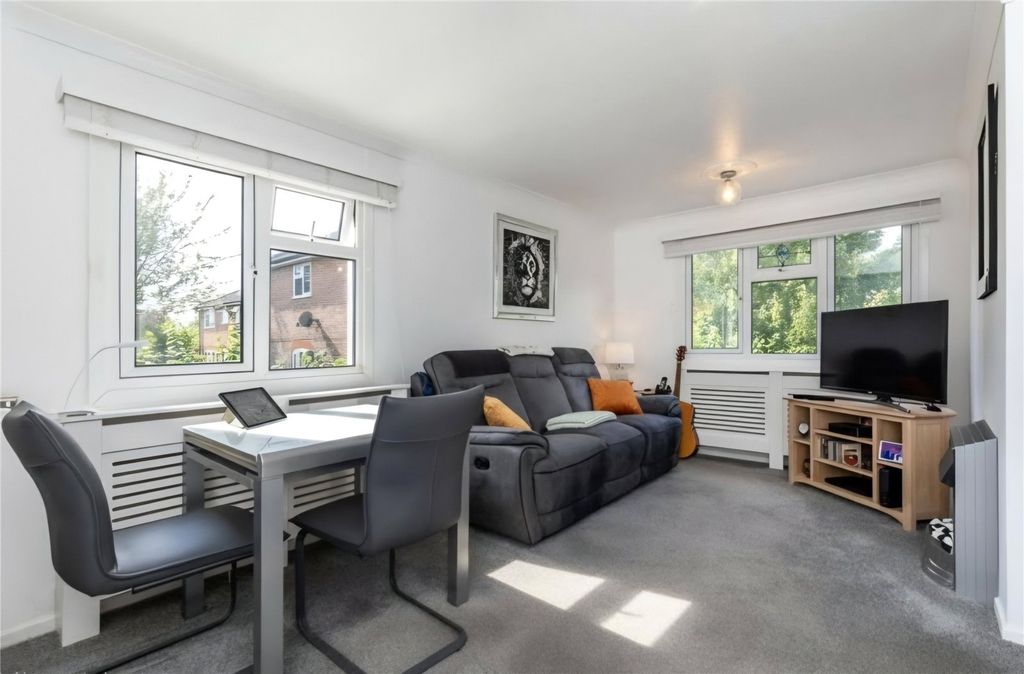 Property photo 2 of 8 Picture No. 14