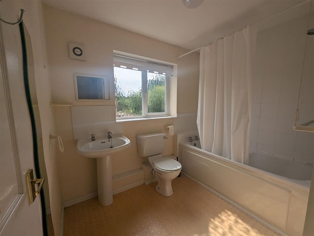 Property photo 2 of 5 1000136185.Jpg