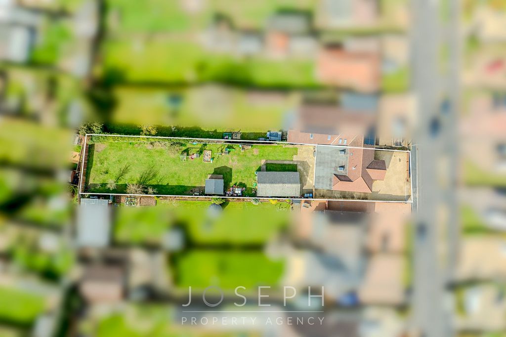 Property photo 2 of 22