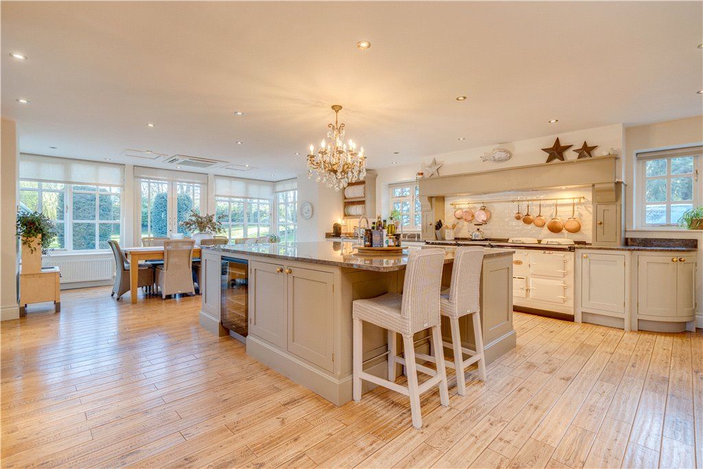 Property photo 2 of 43 Family Kitchen