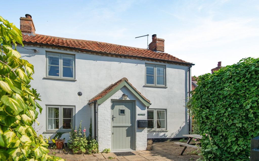 Property photo 1 of 17 Hill View