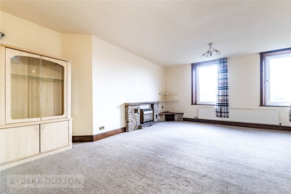 Property photo 3 of 20 Living Room