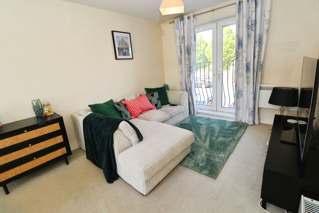 Property photo 3 of 11