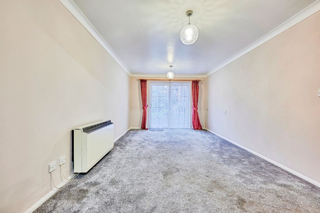 Property photo 3 of 11