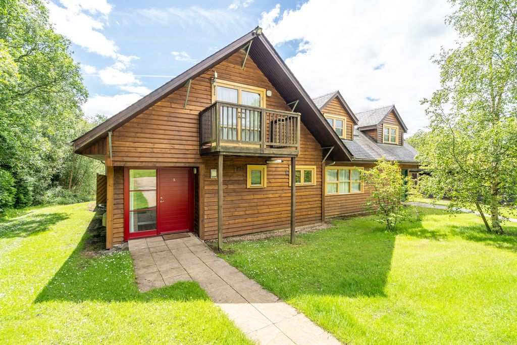 Property photo 2 of 18