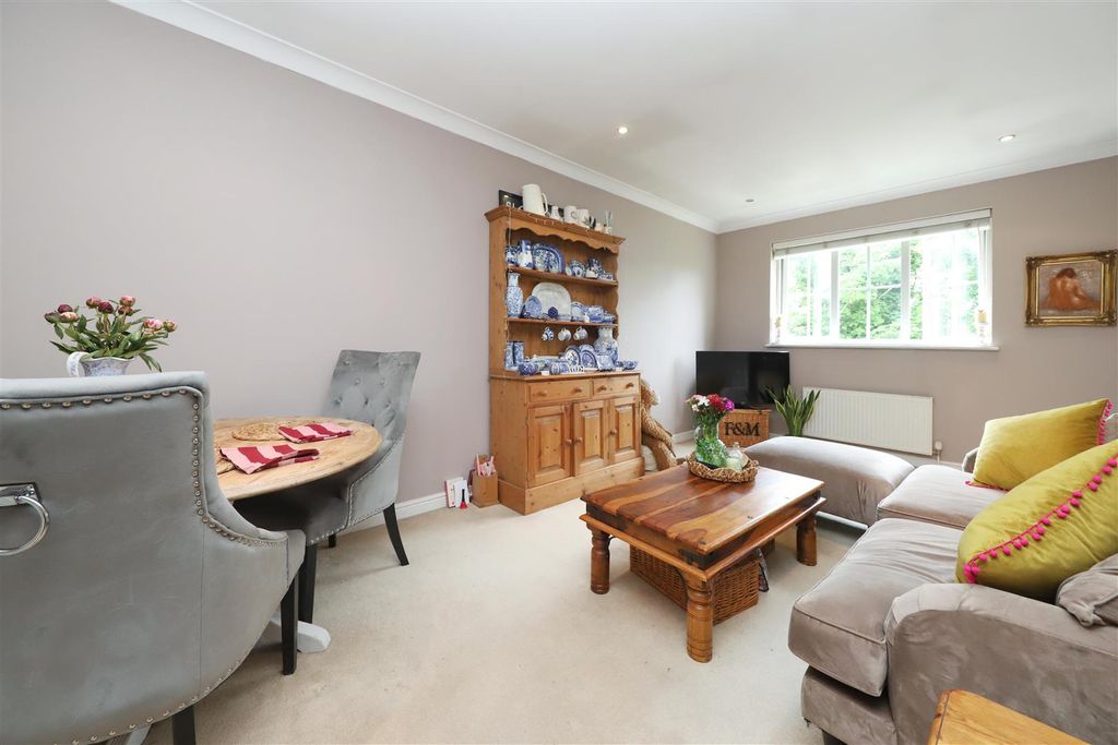 Property photo 2 of 10 Postmasters Lodge