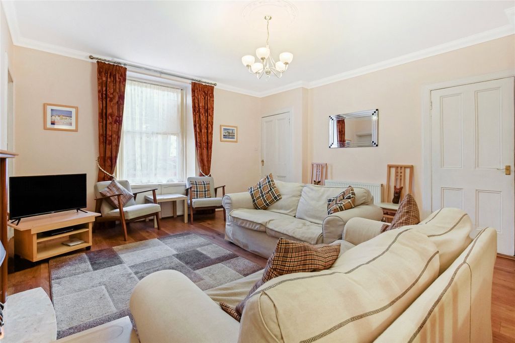 Property photo 3 of 21 Picture No. 02