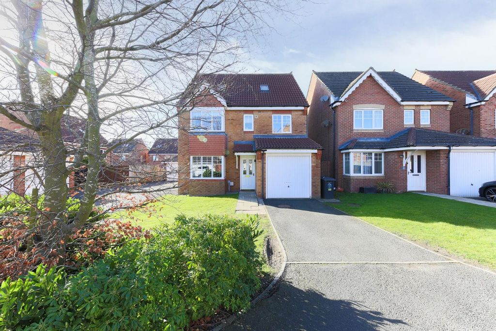 Property photo 1 of 14 External