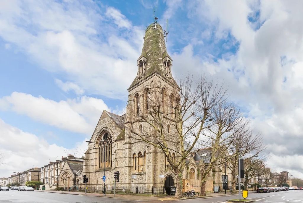 Property photo 1 of 12