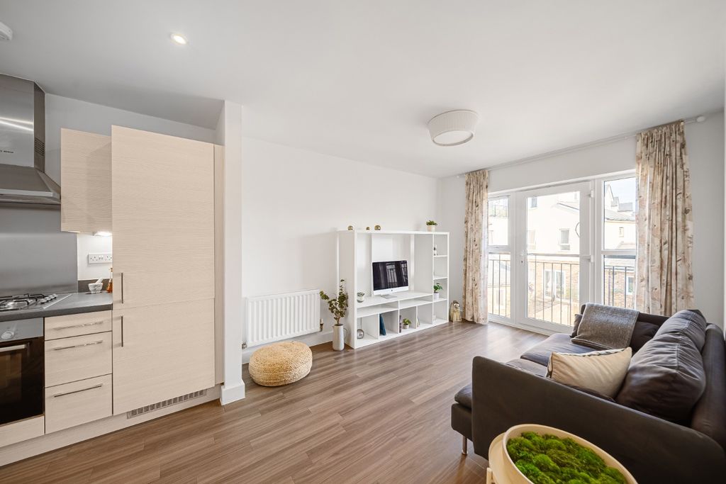 Property photo 2 of 12 4763402