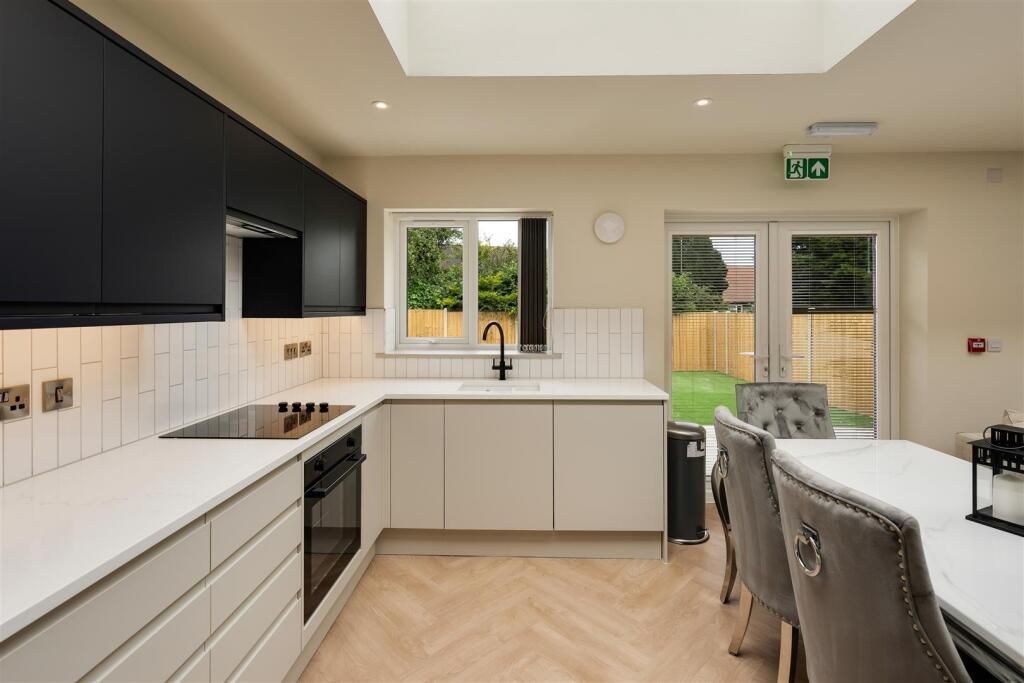 Property photo 3 of 29 Kitchen