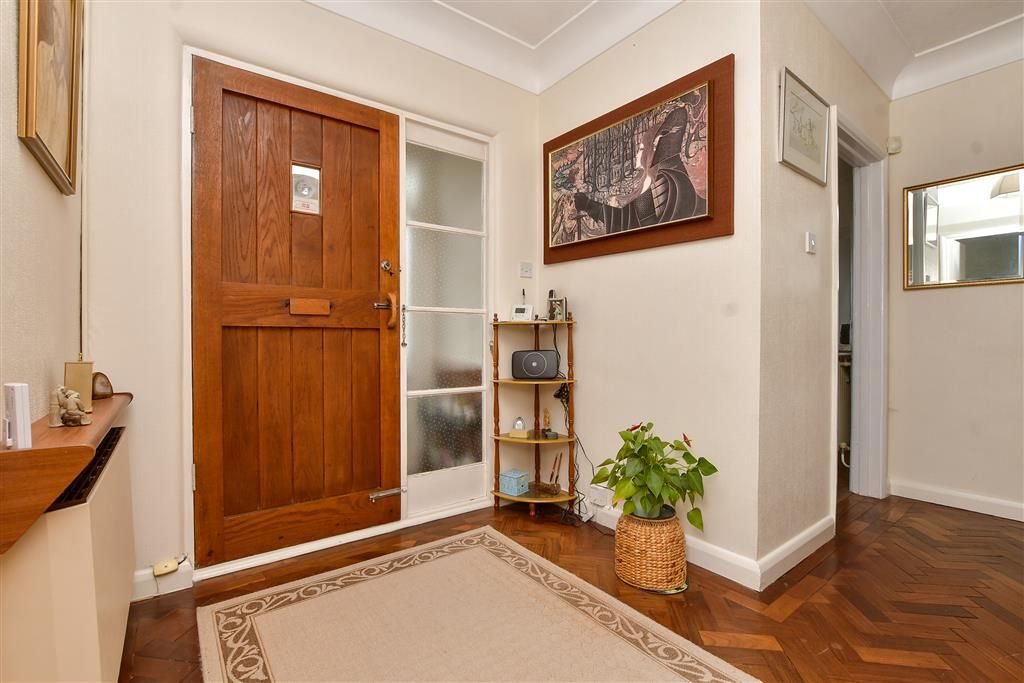 Property photo 1 of 19 Entrance Hall