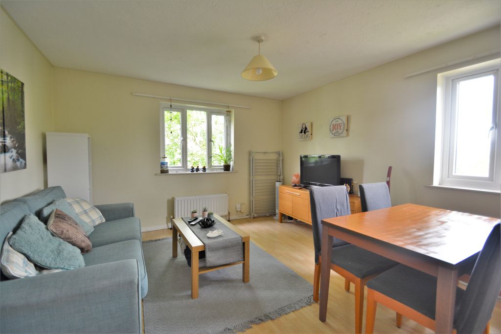 Property photo 3 of 8