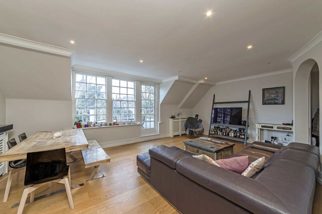 Property photo 2 of 7