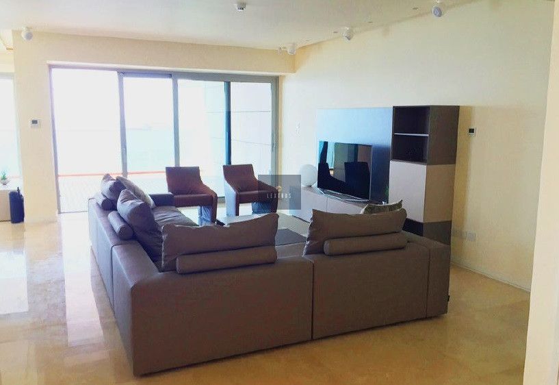 Property photo 3 of 43